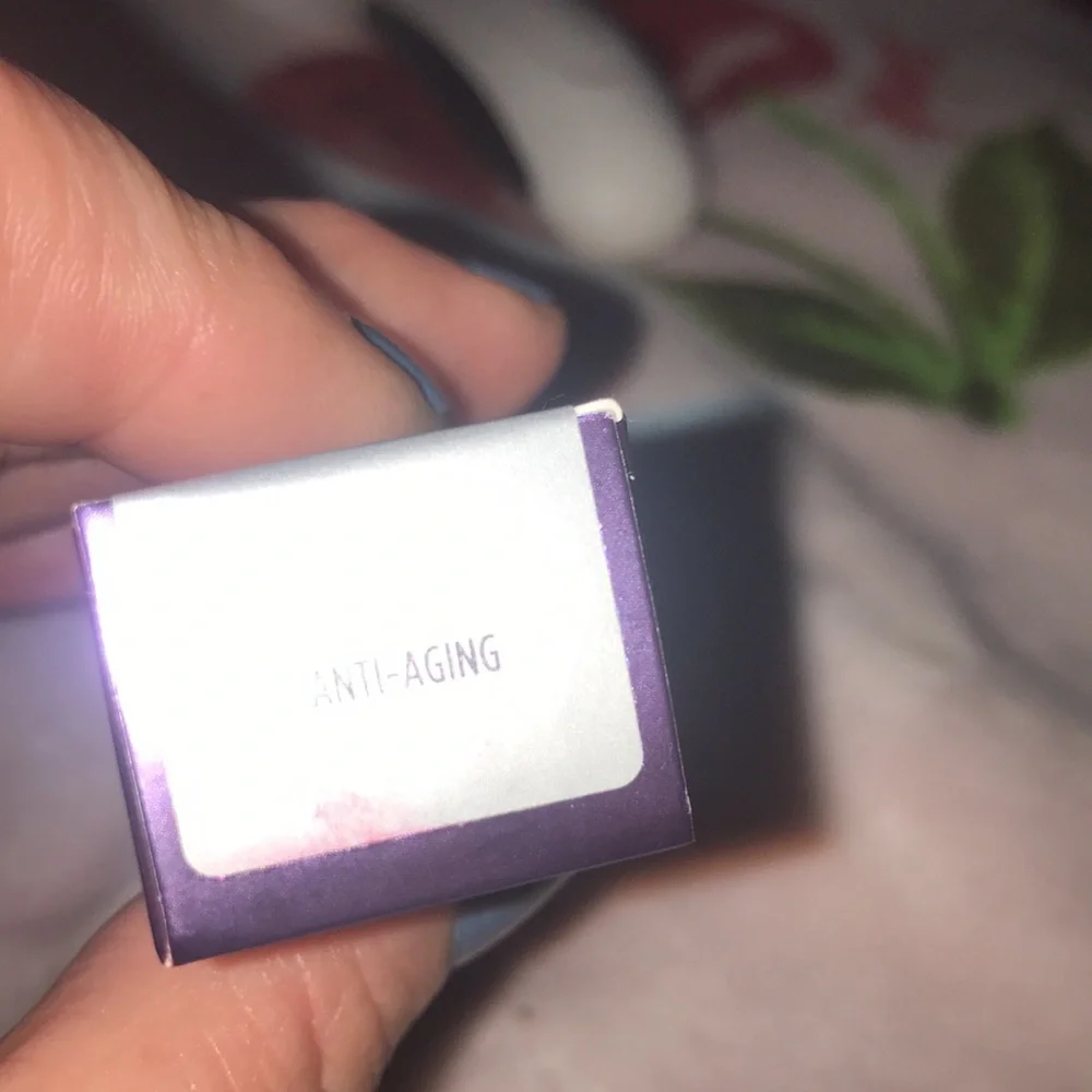 Urban Decay eyeshadow primer - Picture 3 of 6